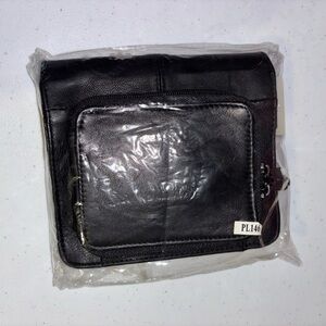 Sleek Black Messenger Bag with Adjustable Strap and Durable Material